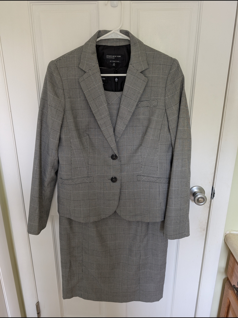 Jones New York Gray Glen Plaid Skirt Suit - Two-Piece Tailored Set